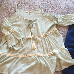 L- off the shoulder pale green top